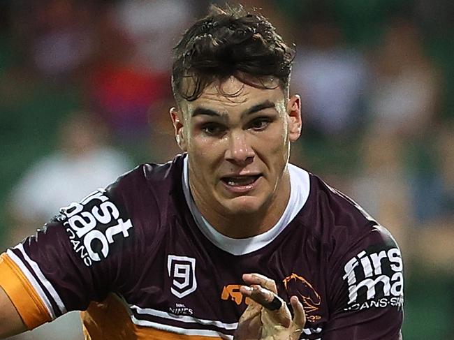 PERTH, AUSTRALIA - FEBRUARY 14: Hamiso Tabuai-Fidow of the Cowboys and Herbie Farnworth of the Broncos chase the ball during Day 1 of the 2020 NRL Nines match between the Broncos and the Cowboys at HBF Park on February 14, 2020 in Perth, Australia. (Photo by Paul Kane/Getty Images)