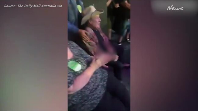 Molly Meldrum exposes himself at Melbourne concert