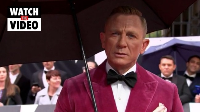 Daniel Craig shuts down reporter at Bond premiere