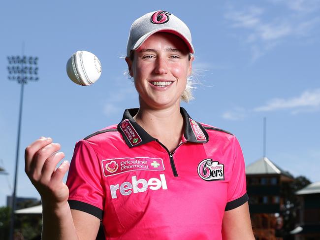 SYDNEY, AUSTRALIA - OCTOBER 17: Ellyse Perry of the Sixers poses during the Women's Big Bash League media opportunity at North Sydney Oval on October 17, 2019 in Sydney, Australia. (Photo by Matt King/Getty Images)