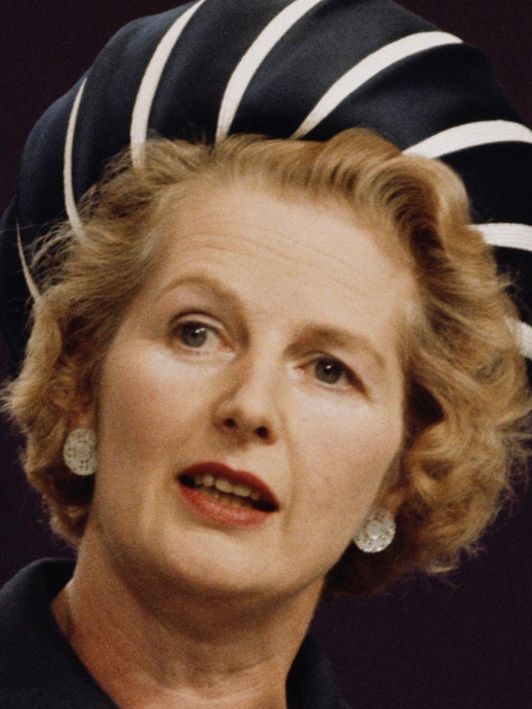 Gillian Anderson will play Margaret Thatcher in The Crown ...