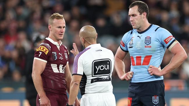 Referee Ashley Klein talks to Daly Cherry-Evans and Isaah Yeo during State of Origin Game 2 last year. (Photo by Cameron Spencer/Getty Images)