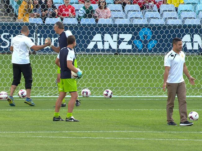 Delayed flight puts Jarryd Hayne cameo against Liverpool Legends