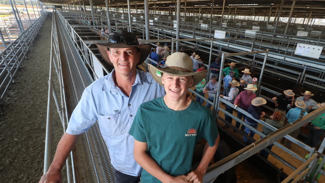 Peter Boyd &amp; his son Israel Boyd, 14, from Myrtleford, selling 140 heads. Picture: Yuri Kouzmin