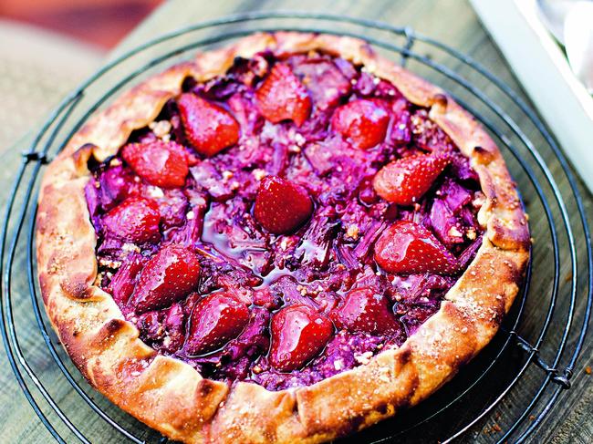 TWAM-20170408  EMBARGO FOR TWAM 8 APRIL 2017NO RE-USE WITHOUT PERMISSIONStephanie Alexander rhubarb and strawberry tart Pic : supplied