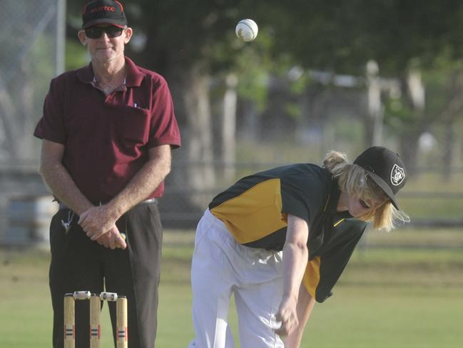 Ethan Munro bowling for Westlawn in Cleavers Mechanical Night Cricket at McKittrick Park.