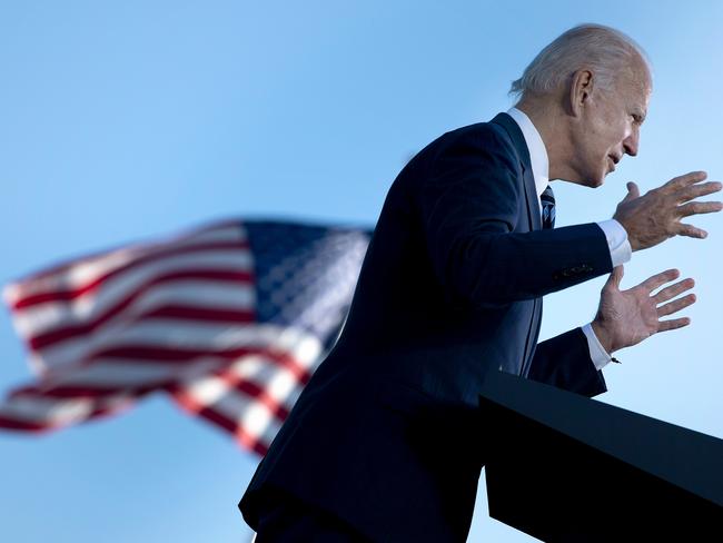 TOPSHOT - Former US Vice President Joe Biden, Democratic presidential candidate, speaks at the Lodges at Gettysburg October 6, 2020, in Gettysburg, Pennsylvania. - Democrat Joe Biden warned on October 6, 2020 that "the forces of darkness" are dividing Americans, stressing that as president he would strive to "end the hate and fear" consuming the nation. (Photo by Brendan Smialowski / AFP)