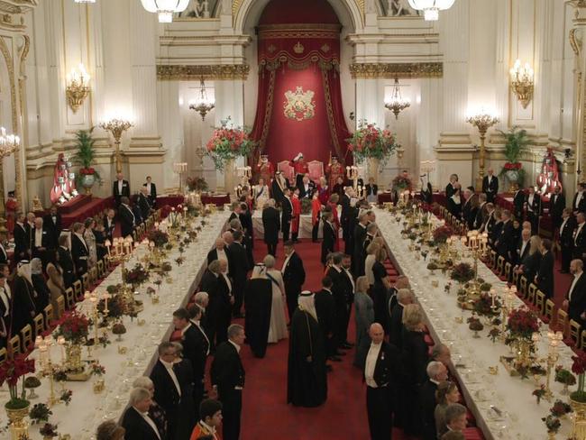 King hosts Qatari Emir at Buckingham Palace state banquet