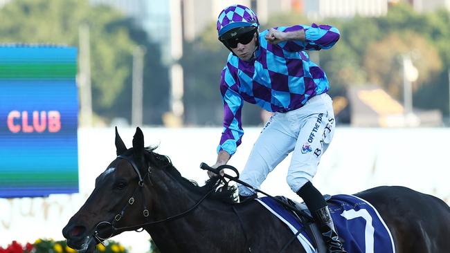 Pride of Jenni wins the Queen Elizabeth Stakes.