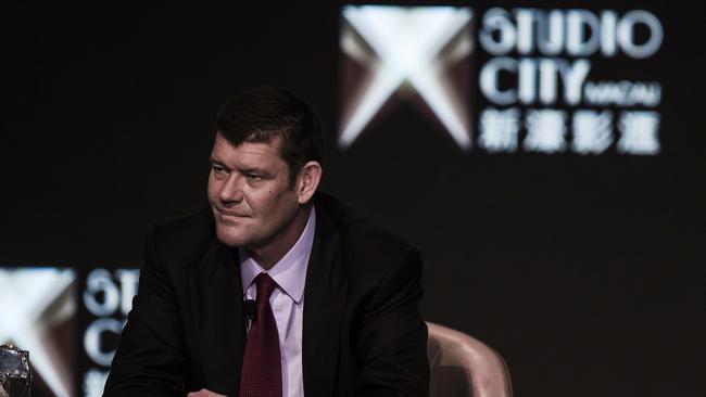 Billionaire James Packer, co-chairman of Melco Crown Entertainment Ltd., attends a news conference at Melco's Studio City casino resort in Macau. Photographer: Justin Chin/Bloomberg