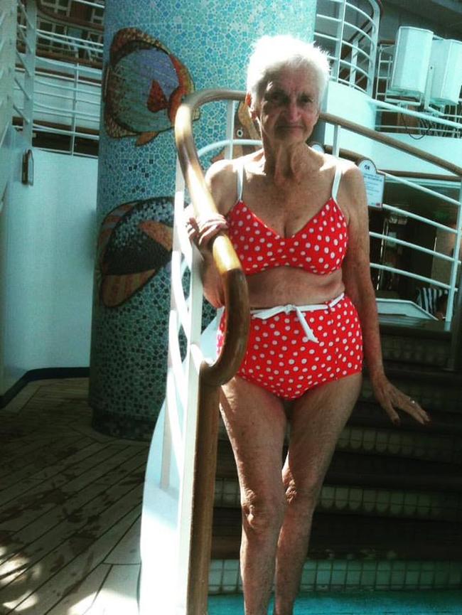 The internet applauded 90-year-old Irene Carney proudly sporting a Seafolly bikini. Picture: Facebook/Ladywatego