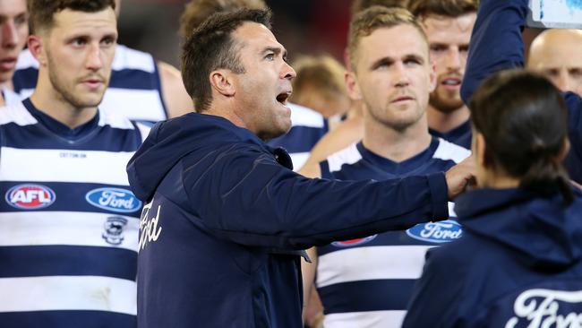 Geelong coach Chris Scott speaks to his players. Picture: Michael Klein