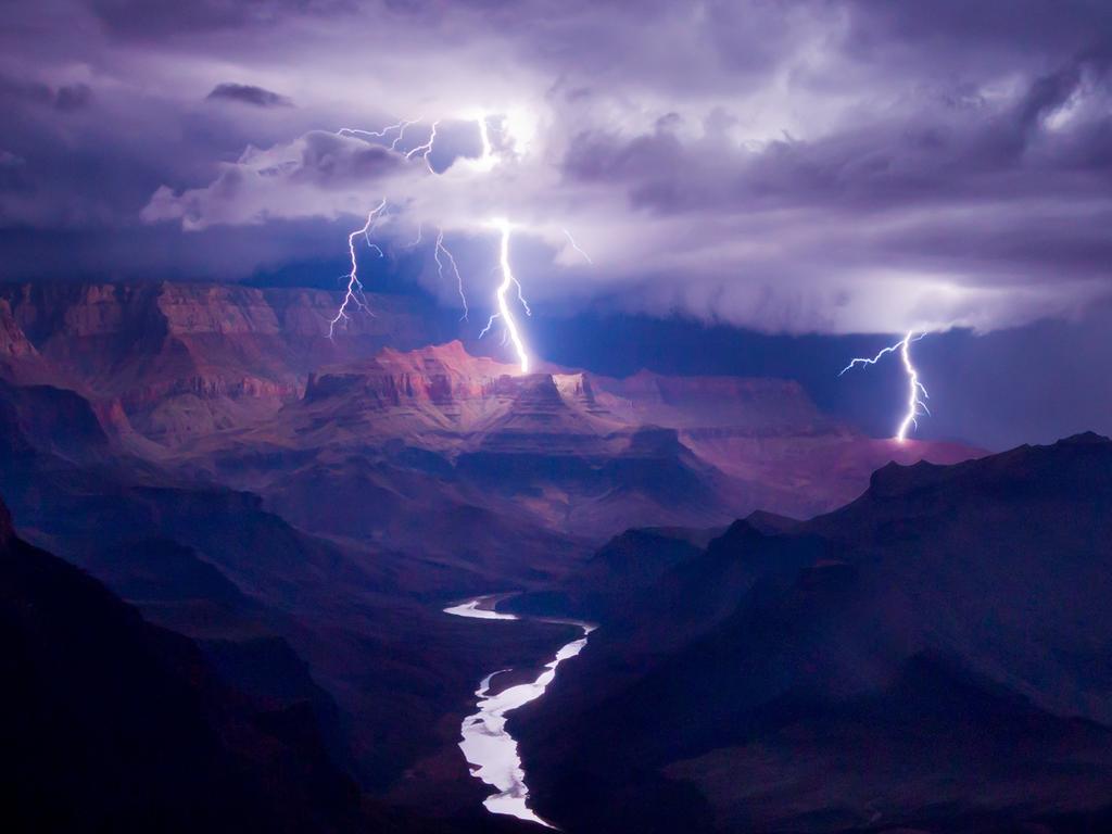 Colin Sillerud captured this amazing photo when all hope appeared to have been lost. Picture: Colin Sillerud/The EPSON International Pano Awards