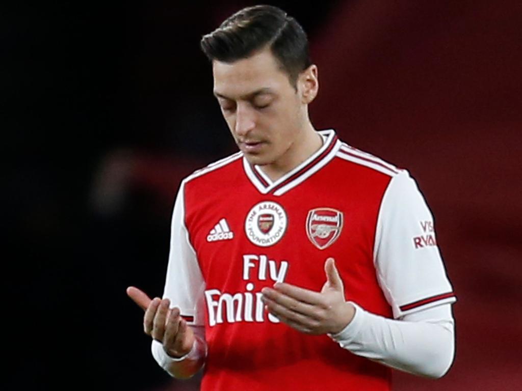 Soccer star risks China wrath