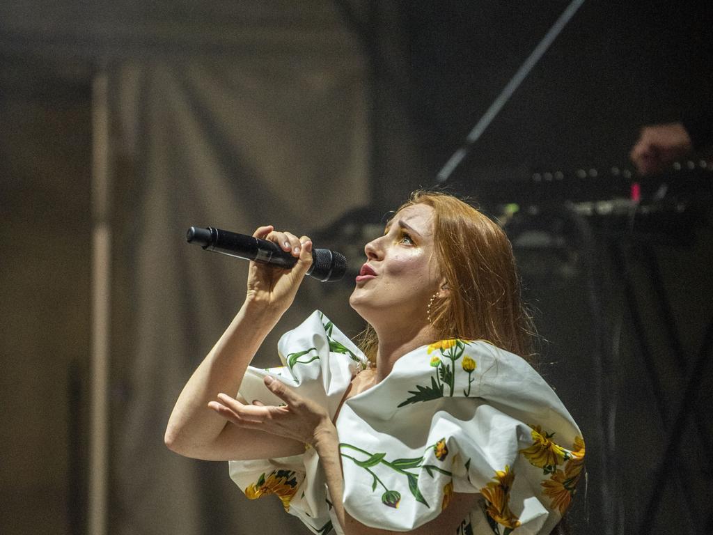Friday nights headline act Vera Blue performs at the Toowoomba Carnival of Flowers Festival of Food and Wine. Friday, September 9, 2022. Picture: Nev Madsen.