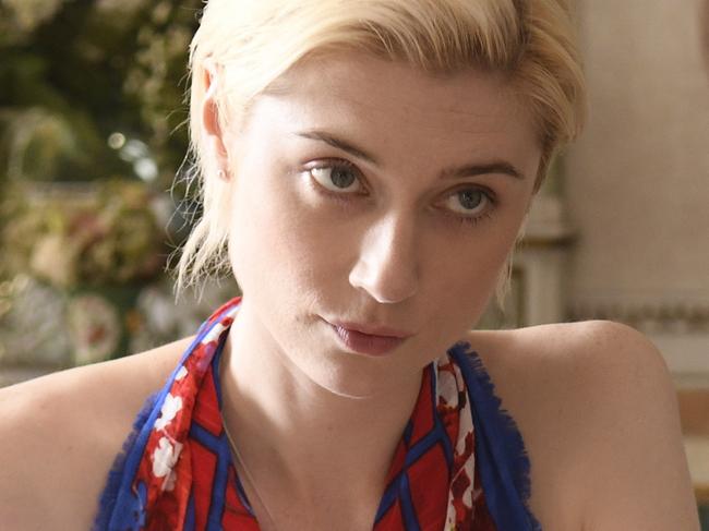 Scene from The Burnt Orange HeresyLeft to Right: Elizabeth Debicki as Berenice Hollis, Claes Bang as James Figueras Photo by Jose Haro. Courtesy Sony Pictures Classics.