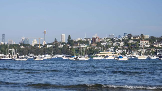 Sydney will experience warmer weather for longer than Melbourne, Picture: NCA NewsWire / Monique Harmer