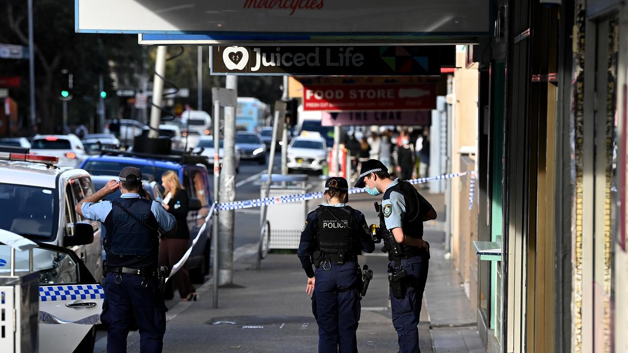 Bondi Stabbing: 52-year-old Man Suffers Punctured Lung, Stab Wounds ...