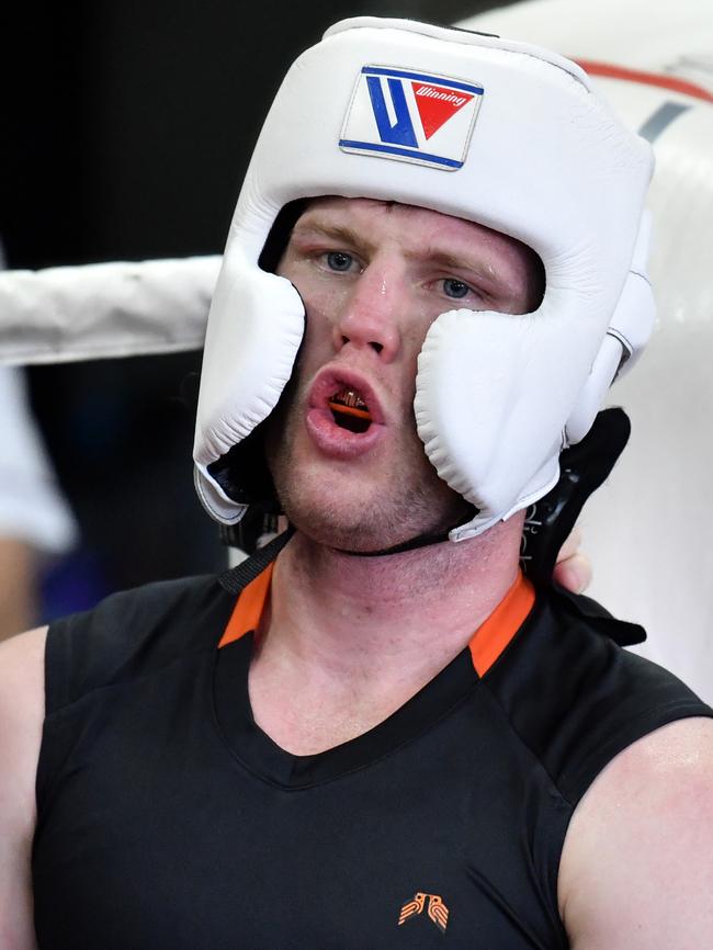 Robinson put Horn through his paces (AAP Image/Darren England)