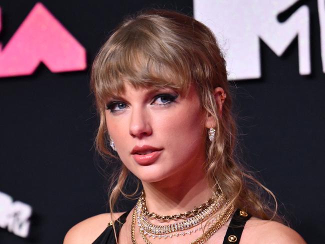 TOPSHOT - US singer Taylor Swift arrives for the MTV Video Music Awards at the Prudential Center in Newark, New Jersey, on September 12, 2023. (Photo by ANGELA WEISS / AFP)