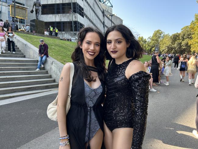 Emily Hodder and Lua Berne