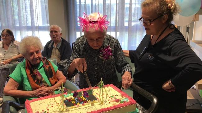 Aussie twins celebrate 100th birthday on Skype