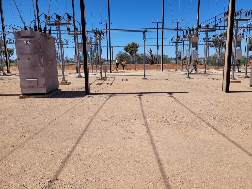 SA Power Networks have been preparing for many weeks for the rising floodwaters on the River Murray, such preparing the Renmark substation for flows up to 250GL/day. Picture: SA Power Networks