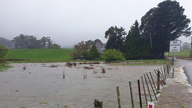 Aitken Creek, Nook. 13 October. Picture: James Jennings, Tasmania Fire Service