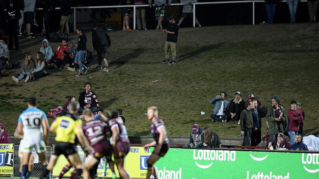 Supporters are seen on the hill during the Round 23 NRL match between the Manly-Warringah Sea Eagles and the Gold Coast Titans at Lottoland in Sydney, Friday, August 17, 2018. (AAP Image/Dan Himbrechts) NO ARCHIVING, EDITORIAL USE ONLY