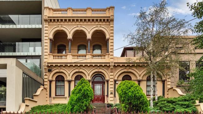 140-142 Jolimont Rd, East Melbourne was built for Thomas Joshua Jackson of the Young and Jackson hotel fame.