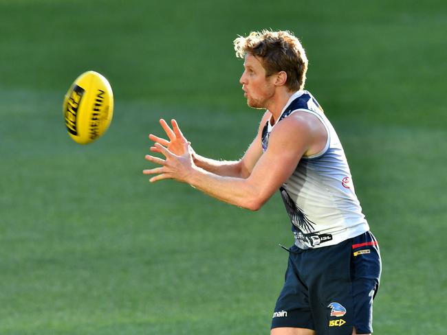 Rory Sloane of the Crows is seen during a training session at Adelaide Oval in Adelaide, Thursday, May 31, 2018. (AAP Image/David Mariuz) NO ARCHIVING