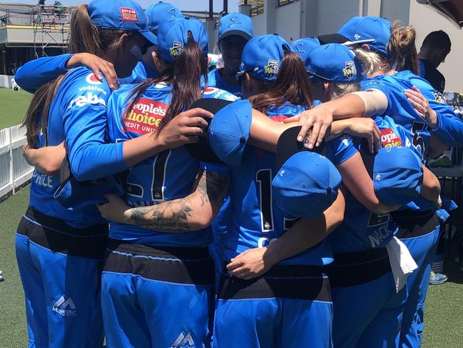 Behind the scenes: Suzie Bates calls the Adelaide Strikers together for one last pop talk before the teams heads onto Allan Border Field in Brisbane. PICTURE: SUPPLIED/JAMIE ANDERSON