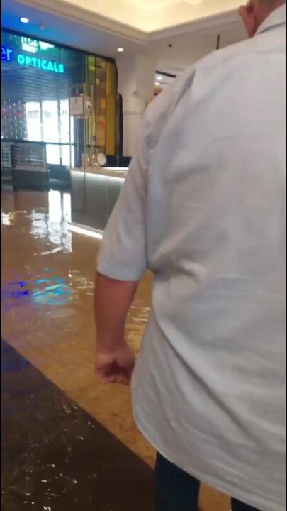 Dubai storms flood out Mall of the Emirates