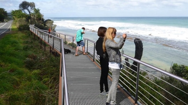 Apollo Bay (Wild Dogs Creek) to Skenes Creek coastal trail project, which is a part of the Geelong City Deal, has been scrapped. Concept images of the trail.