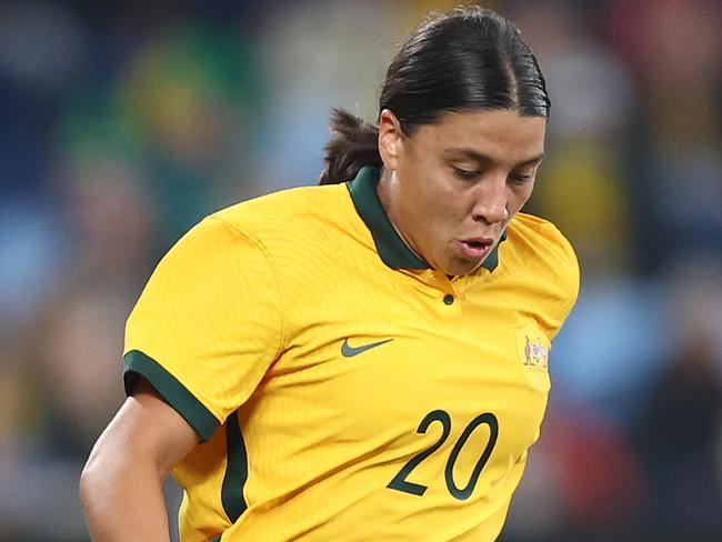 SYDNEY, AUSTRALIA - SEPTEMBER 06: Sam Kerr of the Matildas runs at the Canada defence during the International Friendly Match between the Australia Matildas and Canada at Allianz Stadium on September 06, 2022 in Sydney, Australia. (Photo by Mark Metcalfe/Getty Images)