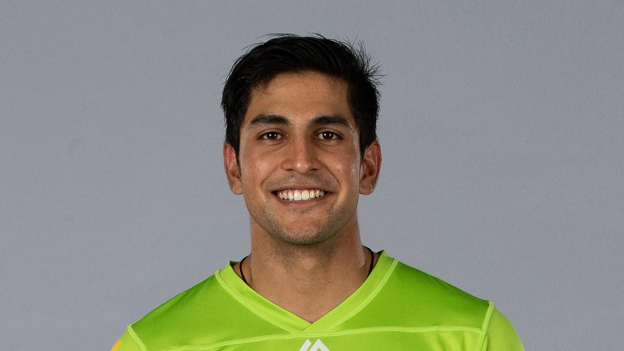 BBL Strange thing Sydney Thunder’s Jason Sangha does to help his