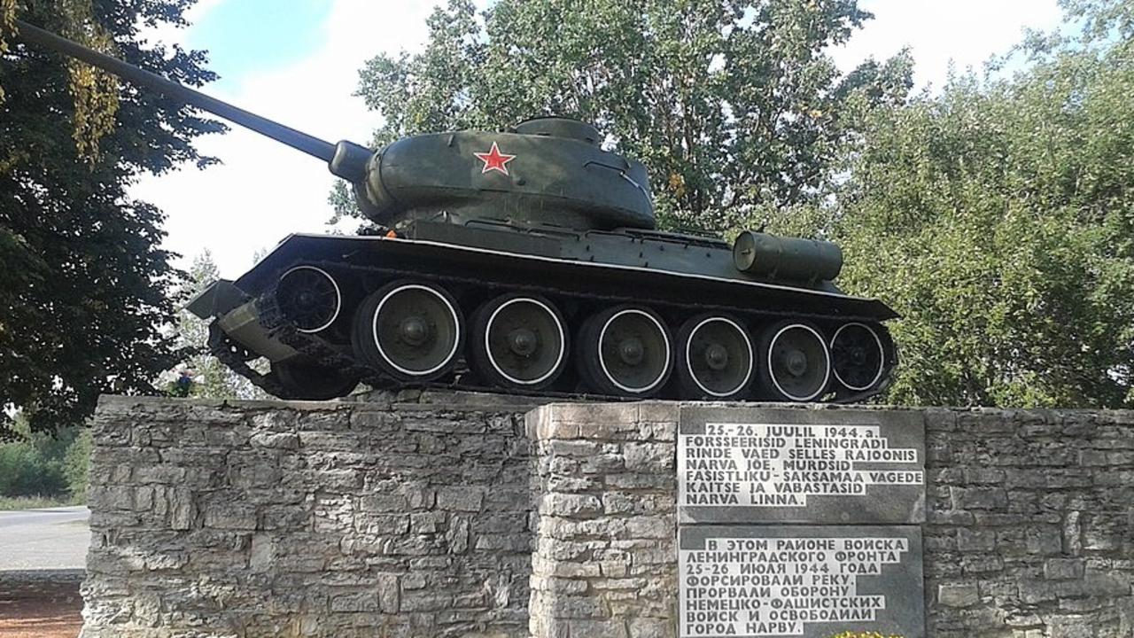 Tank T-34 Soviet war memorial in Narva, Estonia. Picture: Wikimedia Commons/Leon Petrosyan