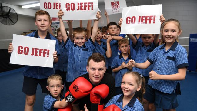 Jeff Horn with school children at PCYC gym in Brisbane in lead up to Anthony Mundine fight. Picture: AAP Image/Dan Peled