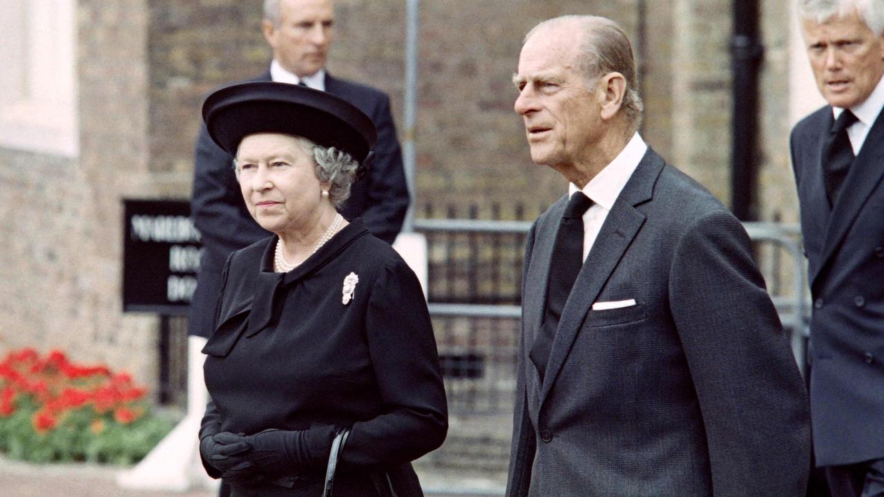 Prince Philip Funeral: How Duke Helped Grieving Harry And William Walk ...