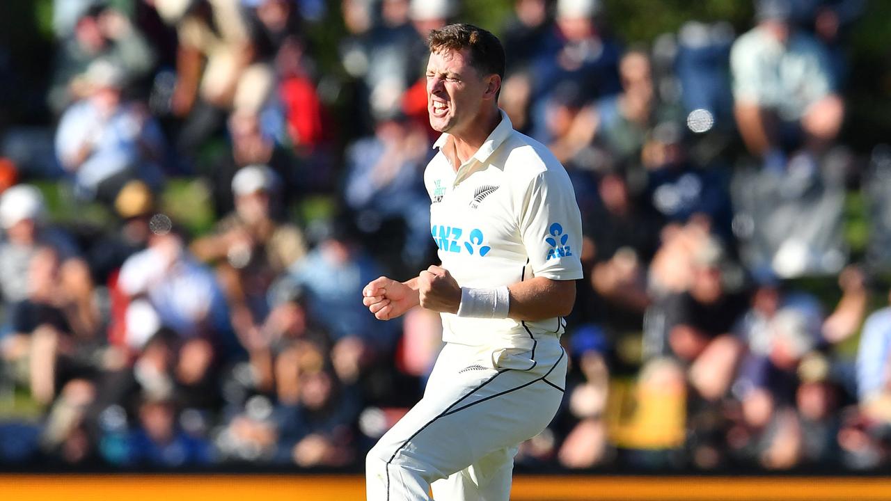 Matt Henry starred late for the hosts. (Photo by Sanka Vidanagama / AFP)