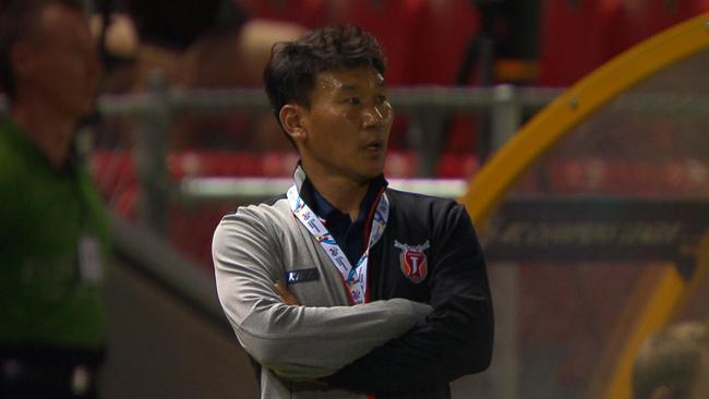 Jeju United's coach during the clash with Adelaide.