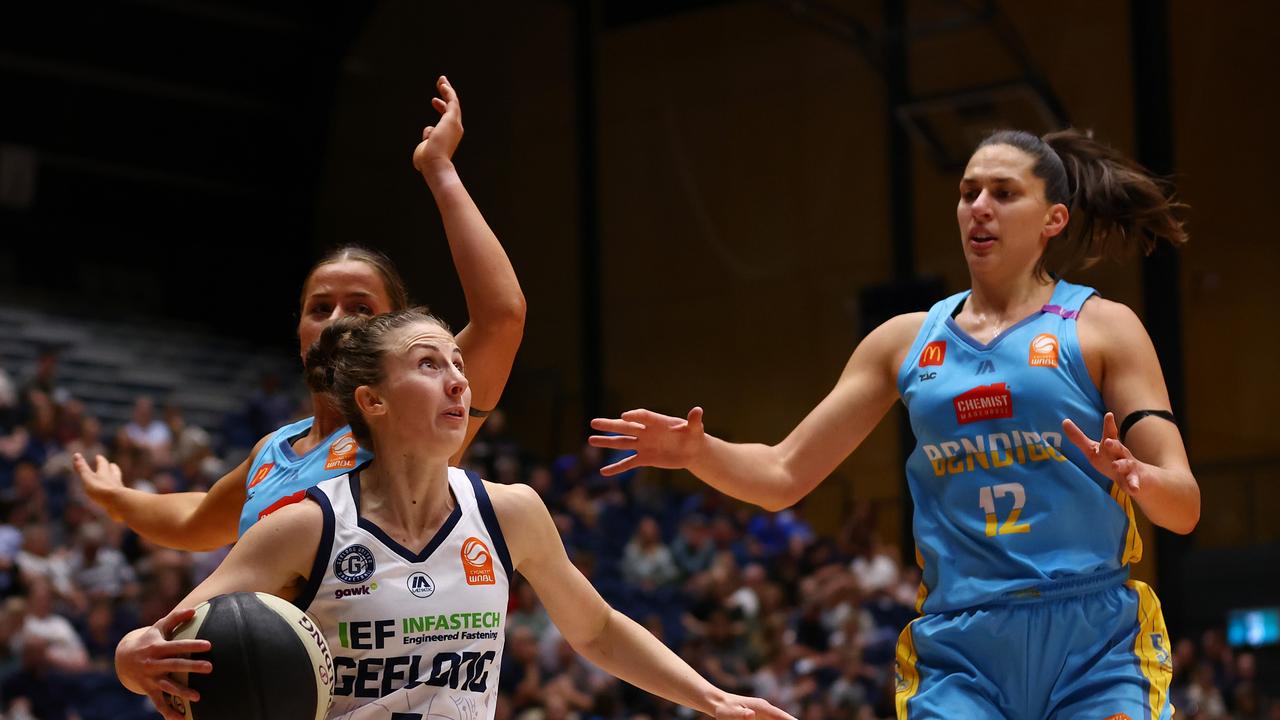 Sarah Elsworthy drives at the basket during the round two WNBL match against Bendigo Spirit. Picture: Graham Denholm/Getty Images