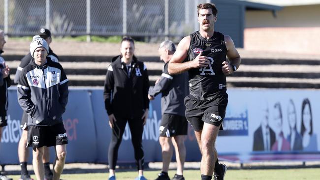 Scott Lycett runs laps at Alberton Oval. Picture: Sarah Reed