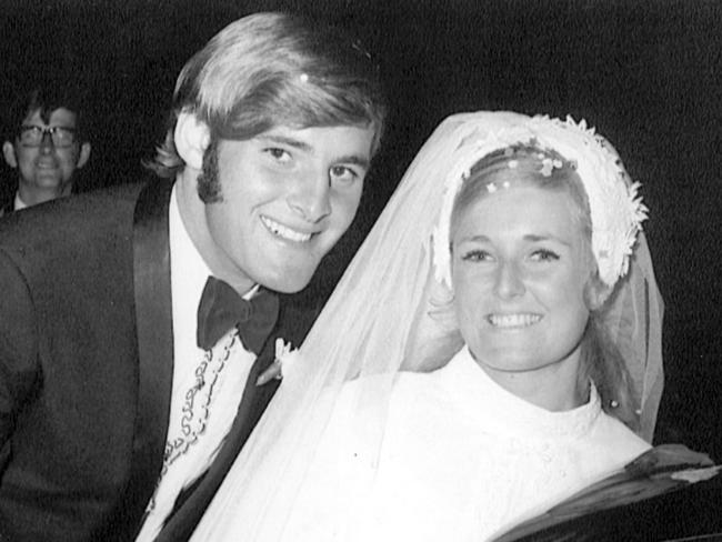 Wedding picture of Chris and Lynette Dawson.