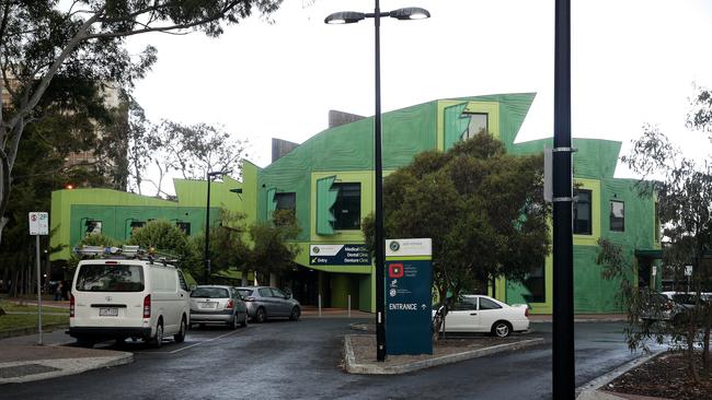 The North Richmond medically supervised injecting room has come under fire from residents who have reported drug users nearby to the centre flouting strict COVID-19 rules.