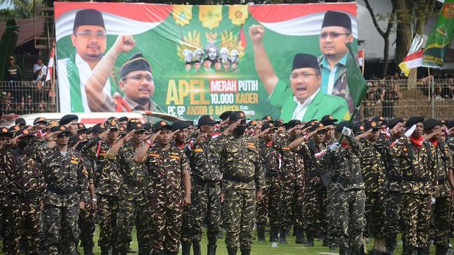 A parade of Banser, the youth wing of Nahdlat Ulama preman.