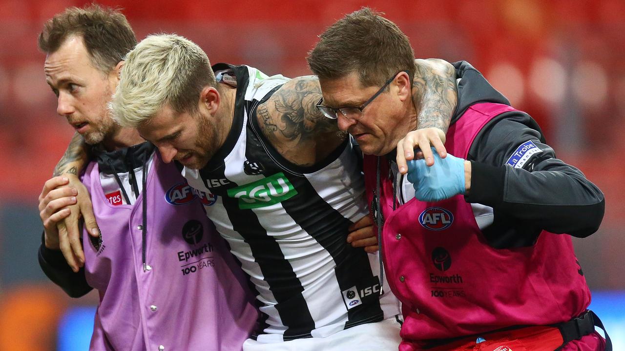 Collingwood is set to be without star defender Jeremy Howe for months. (AAP Image/Mark Nolan)