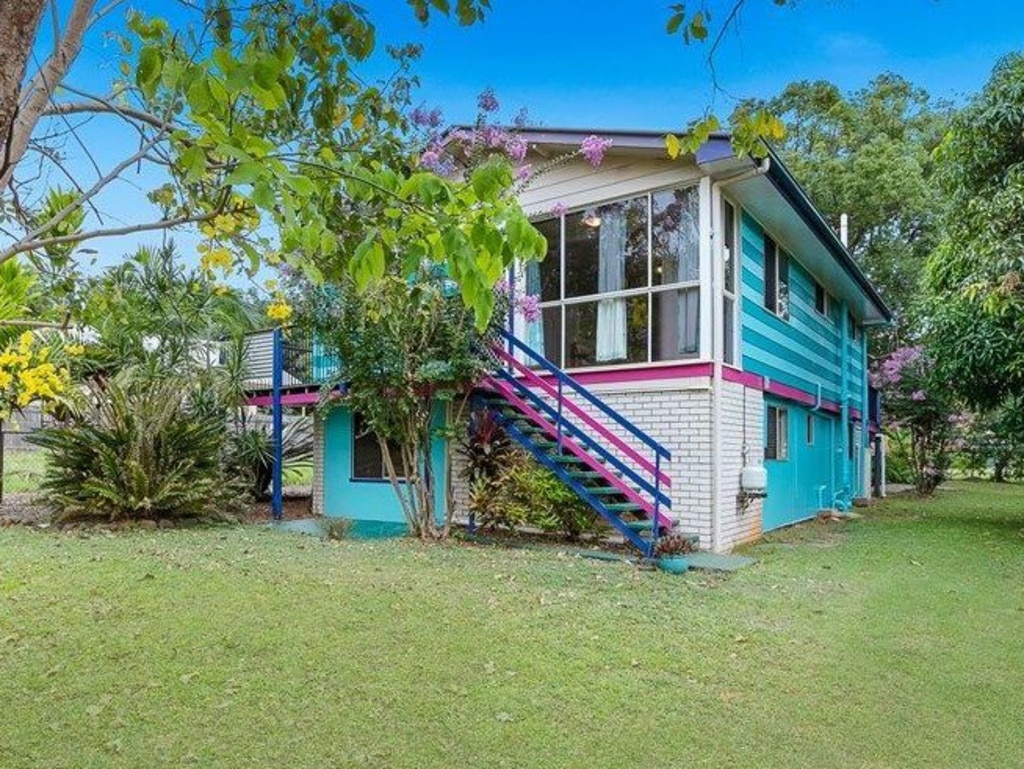 It’d be hard to have a dull day living in this candy-coloured cottage.