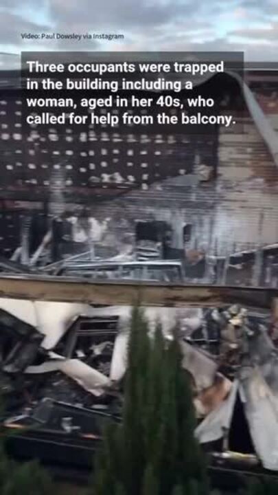 Woman jumps off balcony to escape Bentleigh East blaze
