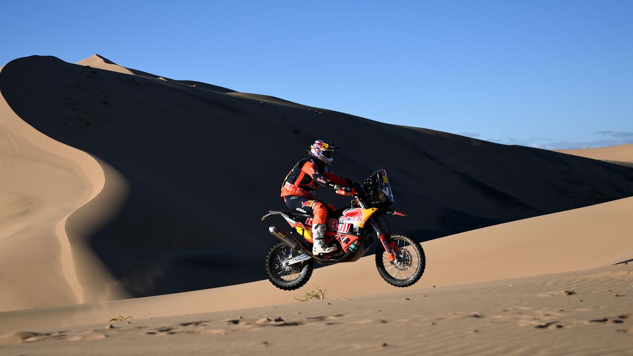 Reigning champion Toby Price overcame issues with his road book to win the first stage of the 2020 Dakar Rally and keep his title defence hopes alive. (Photo by FRANCK FIFE / AFP)